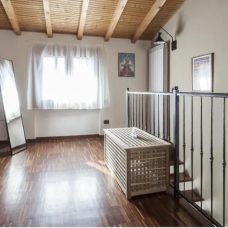 Italianway-corso Lodi 31 * Milan